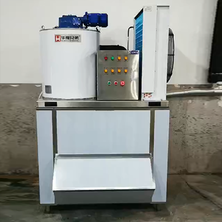 1吨片冰机交付漯河某食品厂